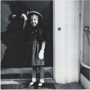 Classic Fifties pose. 